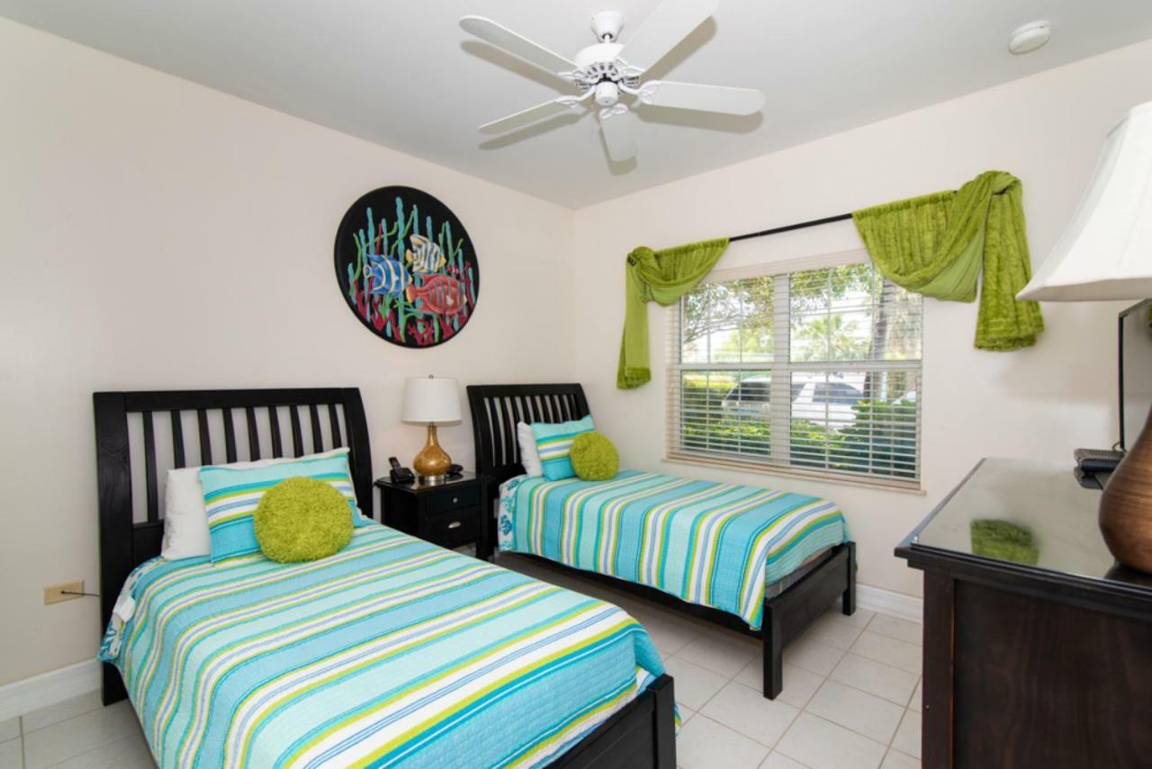 Grandview Condominiums George Town Bagian luar foto